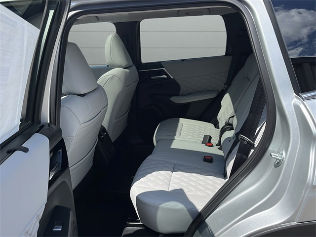 2025 Mitsubishi Outlander PHEV SEL photo 28