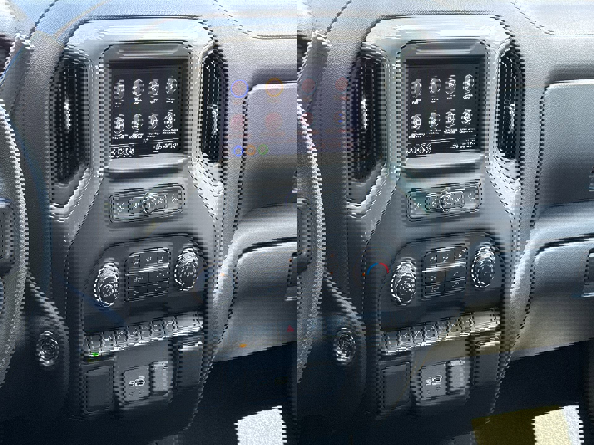 2023 Chevrolet Silverado 1500 Custom photo 25