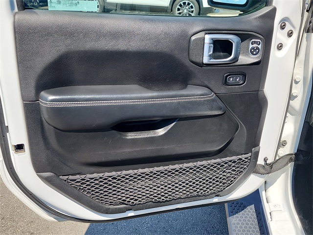 2020 Jeep Wrangler Unlimited Sahara photo 12