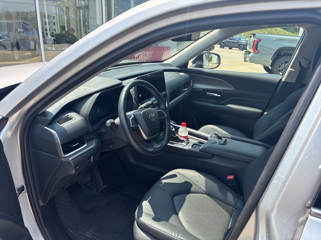 Used 2024 Toyota Grand Highlander XLE with VIN 5TDAAAB58RS030437 for sale in Winona, Minnesota