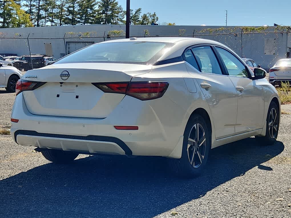 2025 Nissan Sentra SV photo 3