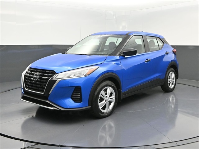 2025 Nissan Kicks Play S photo 3