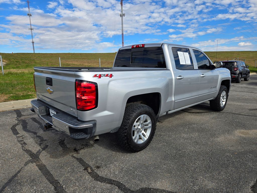 2018 Chevrolet Silverado 1500 LT photo 3