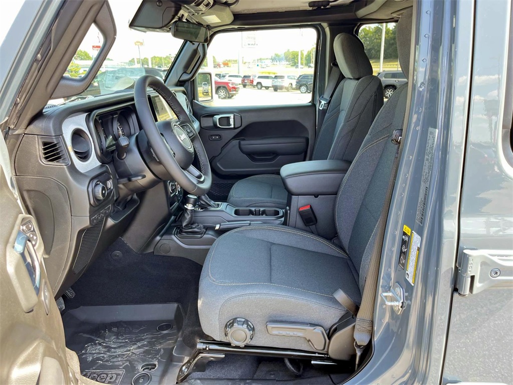 2025 Jeep Wrangler Sport S photo 22
