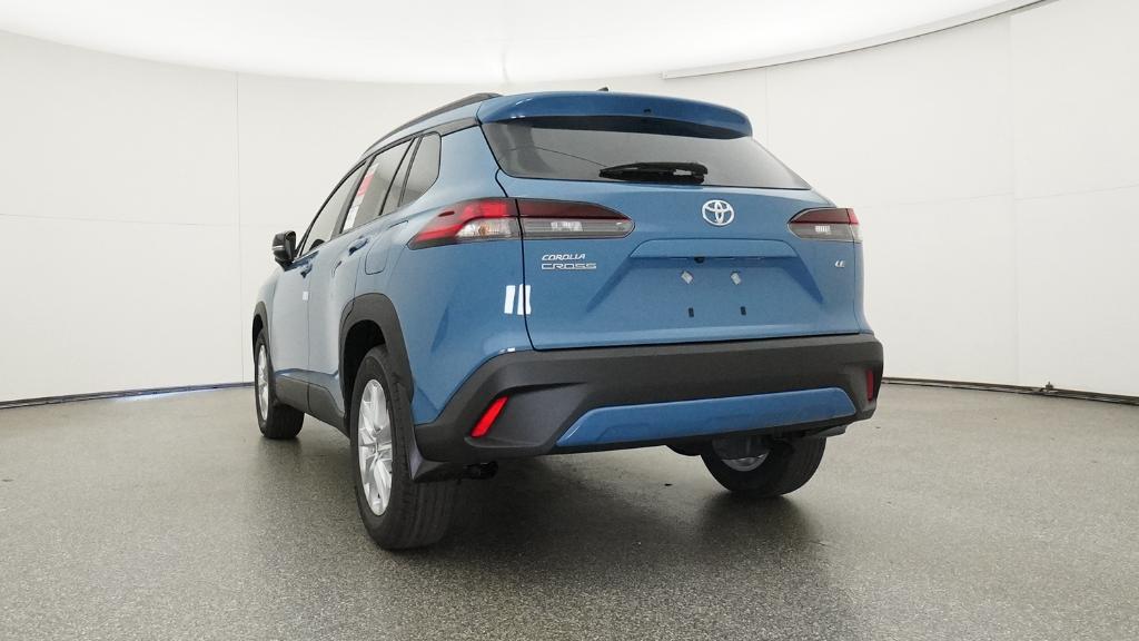 2026 Toyota Corolla Cross LE photo 15