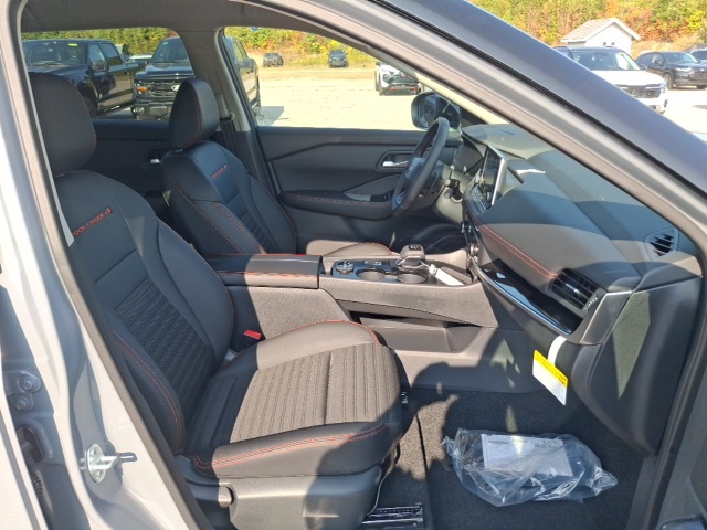 2026 Nissan Rogue SV photo 28