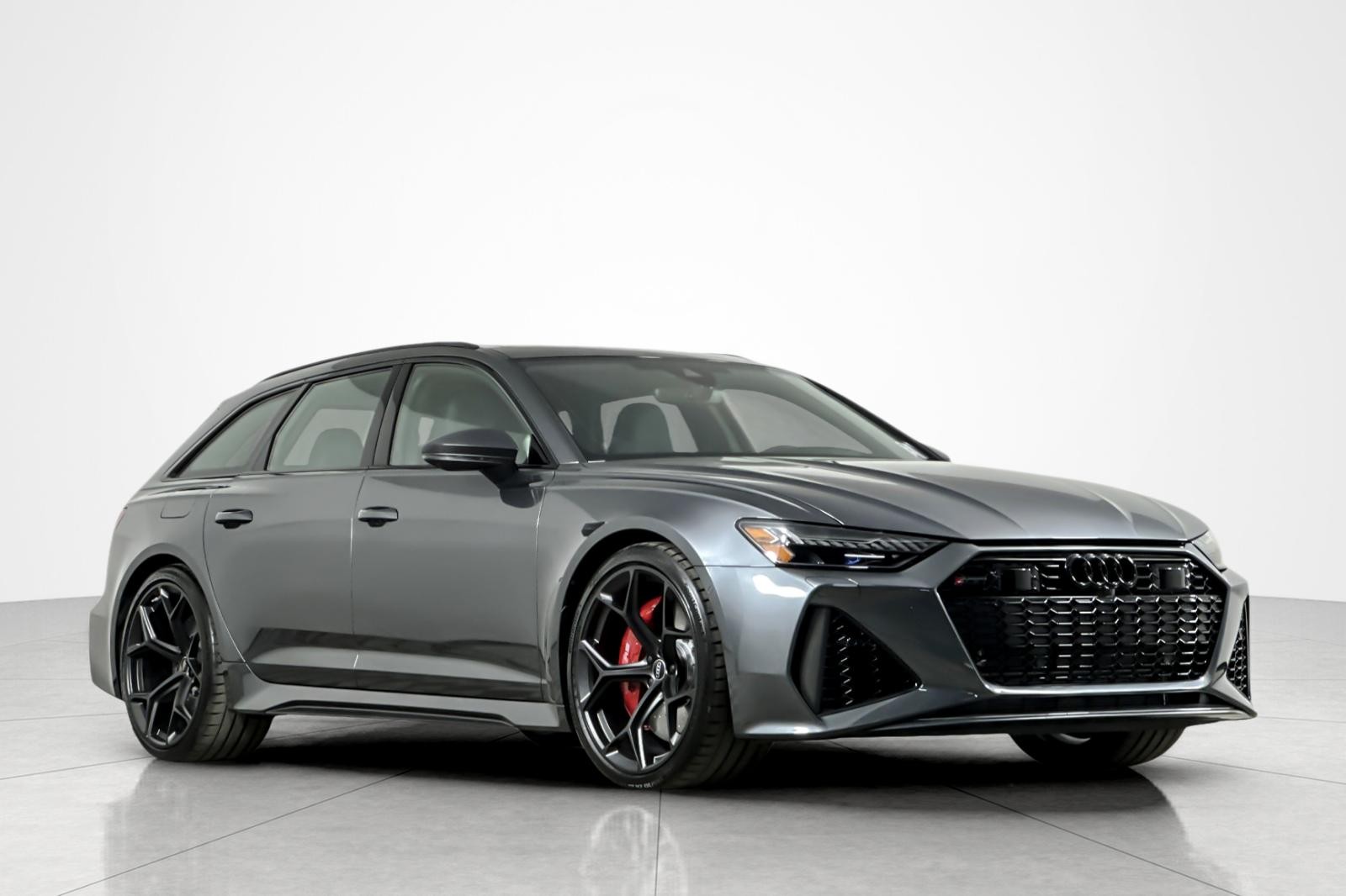 2026 Audi RS 6 Avant Performance Base photo 2