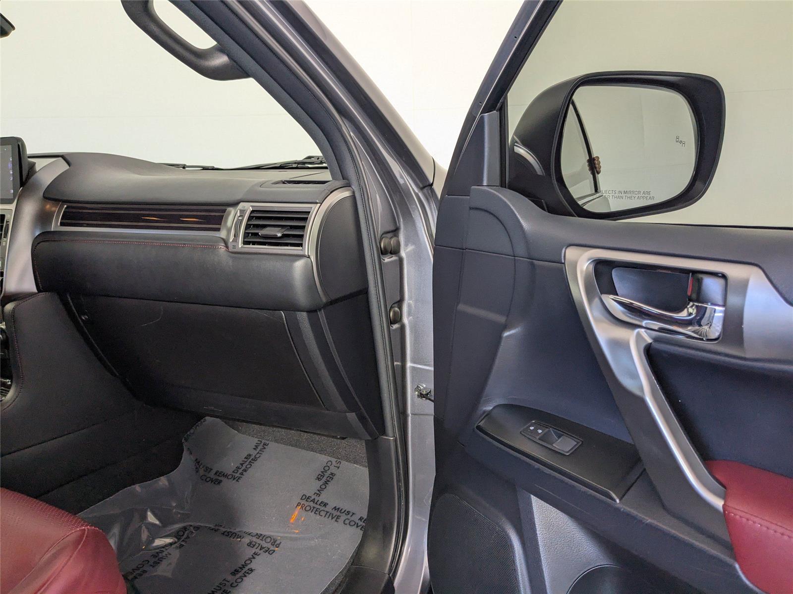 2022 Lexus GX 460 Luxury photo 2