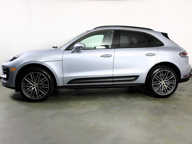 2026 Porsche Macan T photo 2