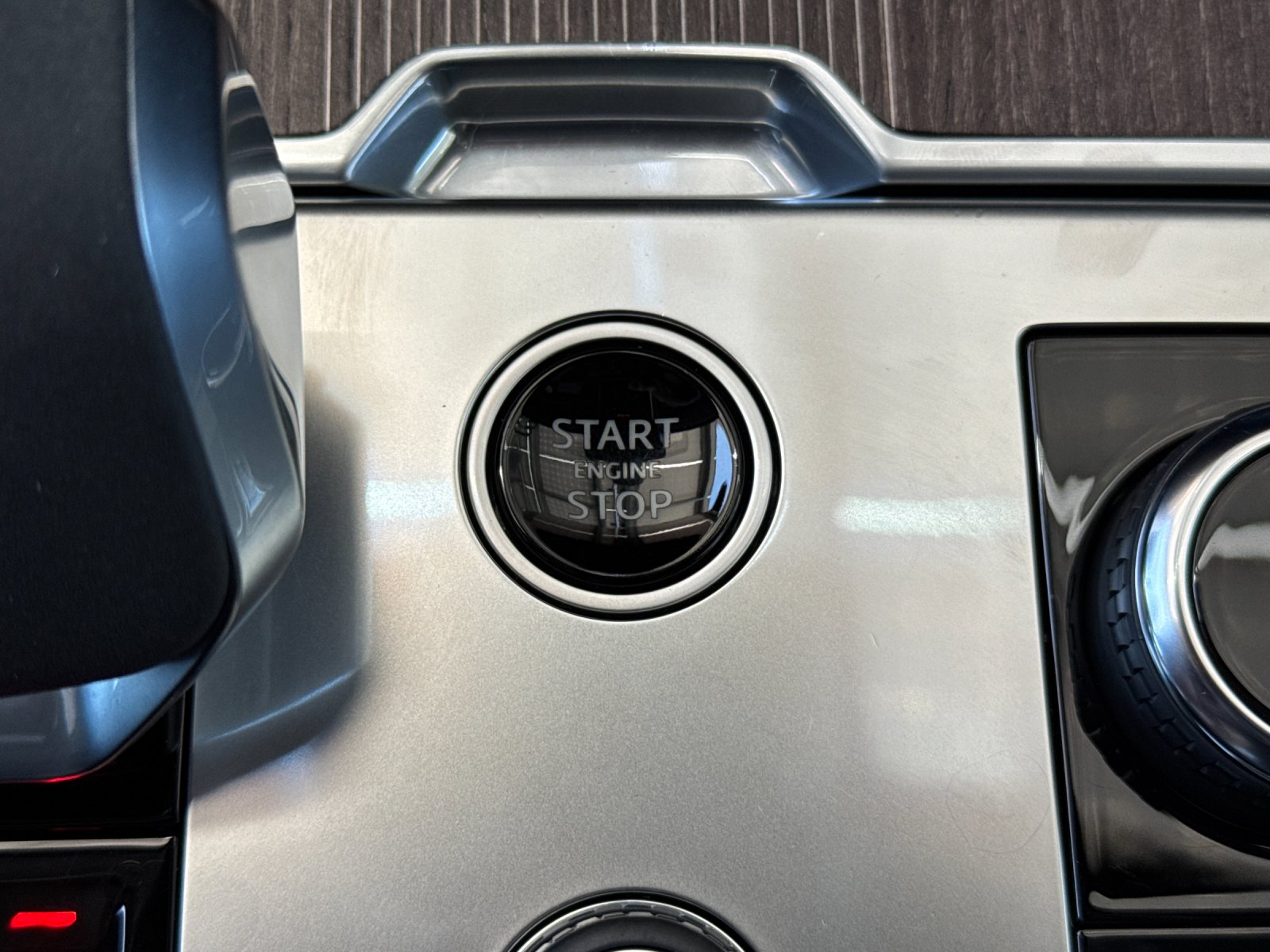2023 Land Rover Range Rover Autobiography photo 26