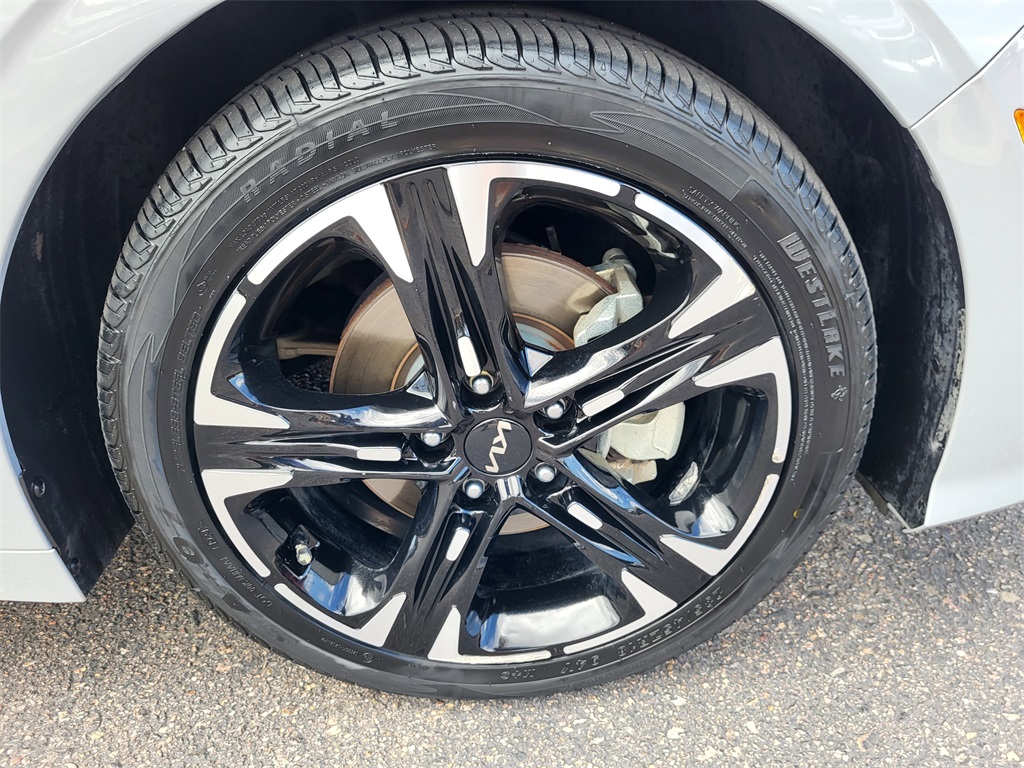 2022 Kia K5 GT-Line photo 21