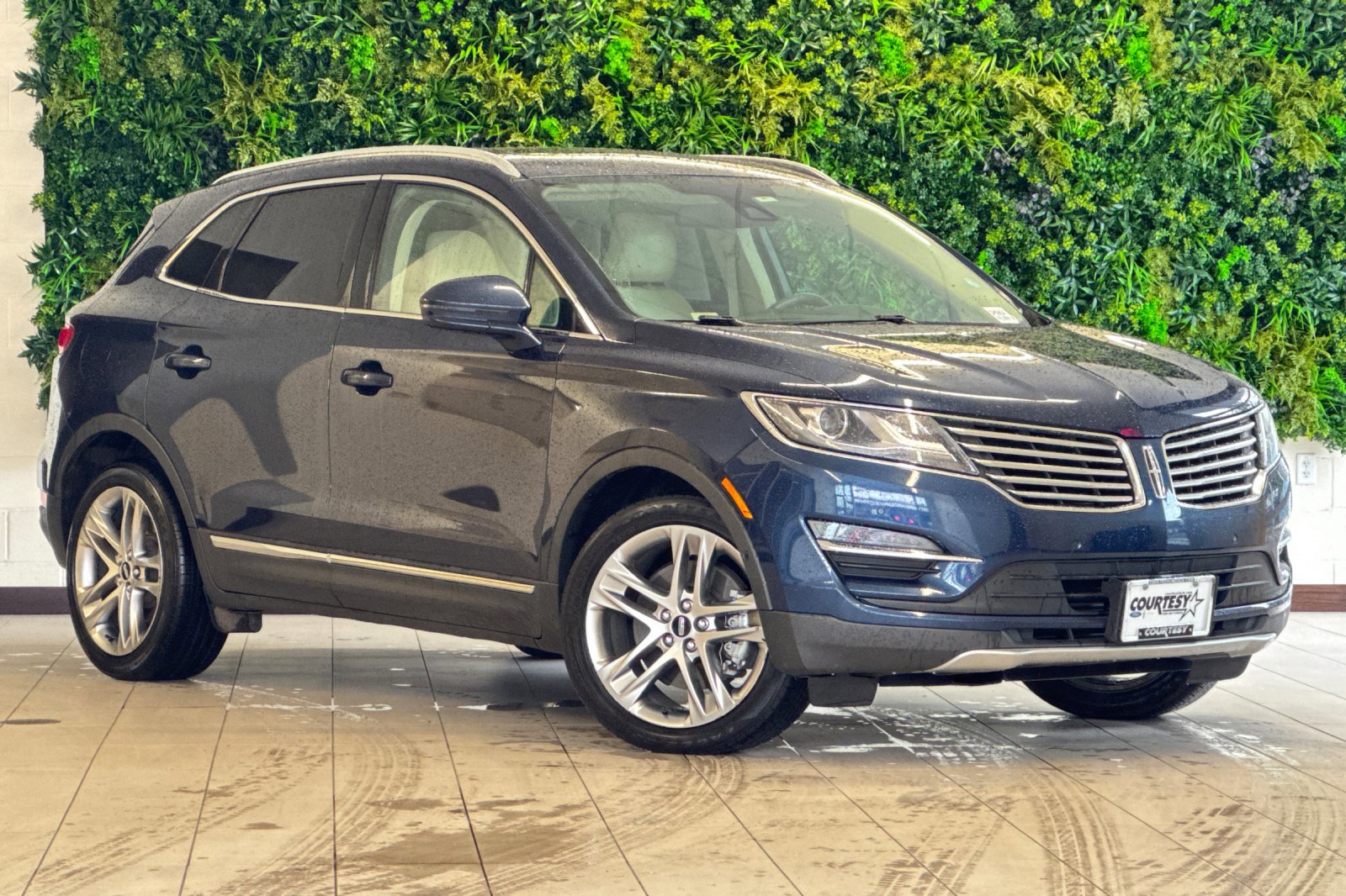 2015 Lincoln MKC Base's photo