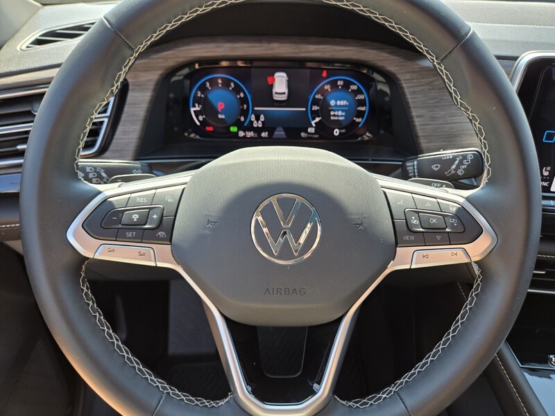 2025 Volkswagen Atlas SEL photo 21