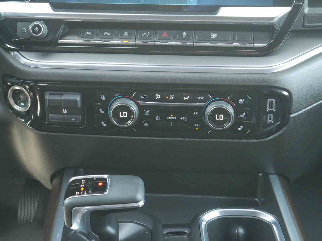 2024 Chevrolet Silverado 1500 High Country photo 6