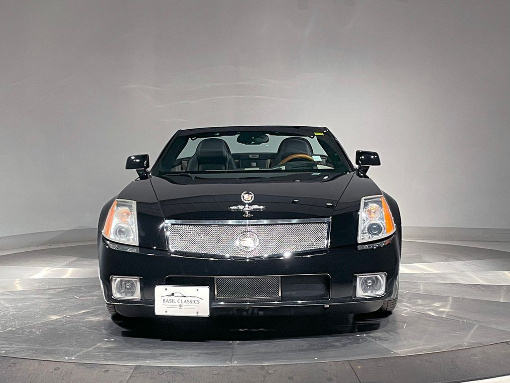 2005 Cadillac XLR Base photo 3