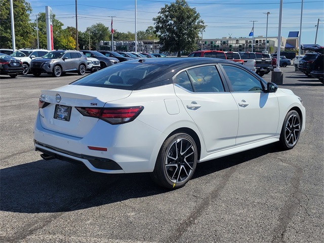 2025 Nissan Sentra SR photo 4