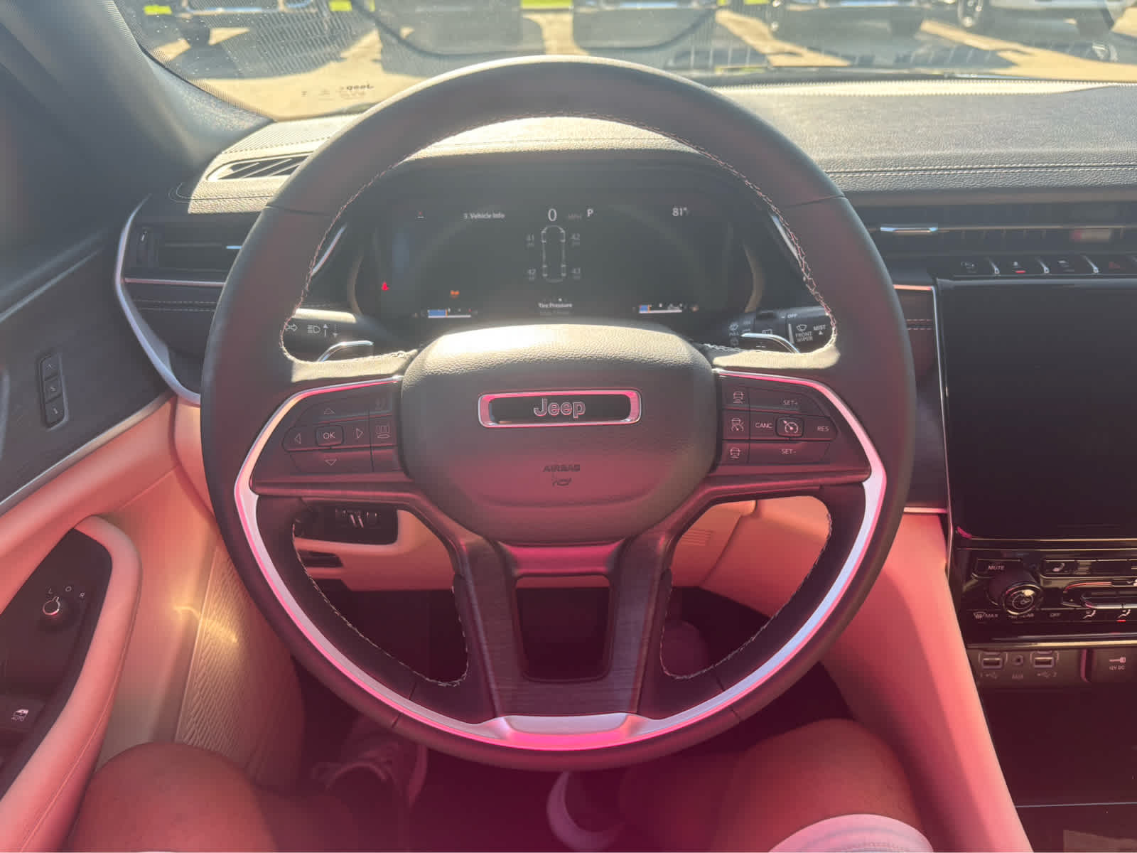 2025 Jeep Grand Cherokee Limited photo 10