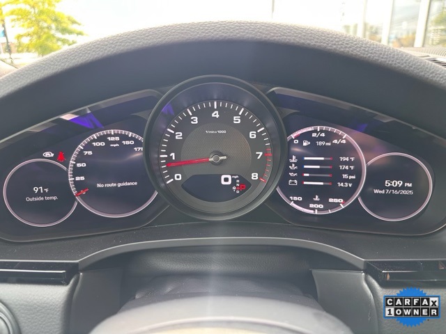 2023 Porsche Cayenne Platinum Edition photo 8