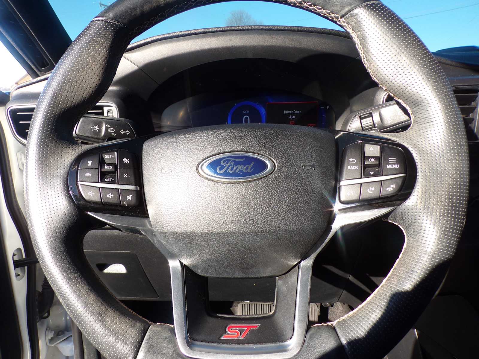 2021 Ford Explorer ST photo 13
