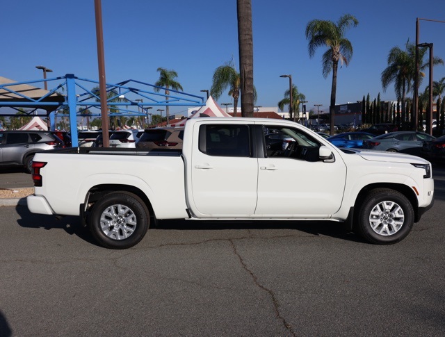 2024 Nissan Frontier Crew Cab SV photo 3