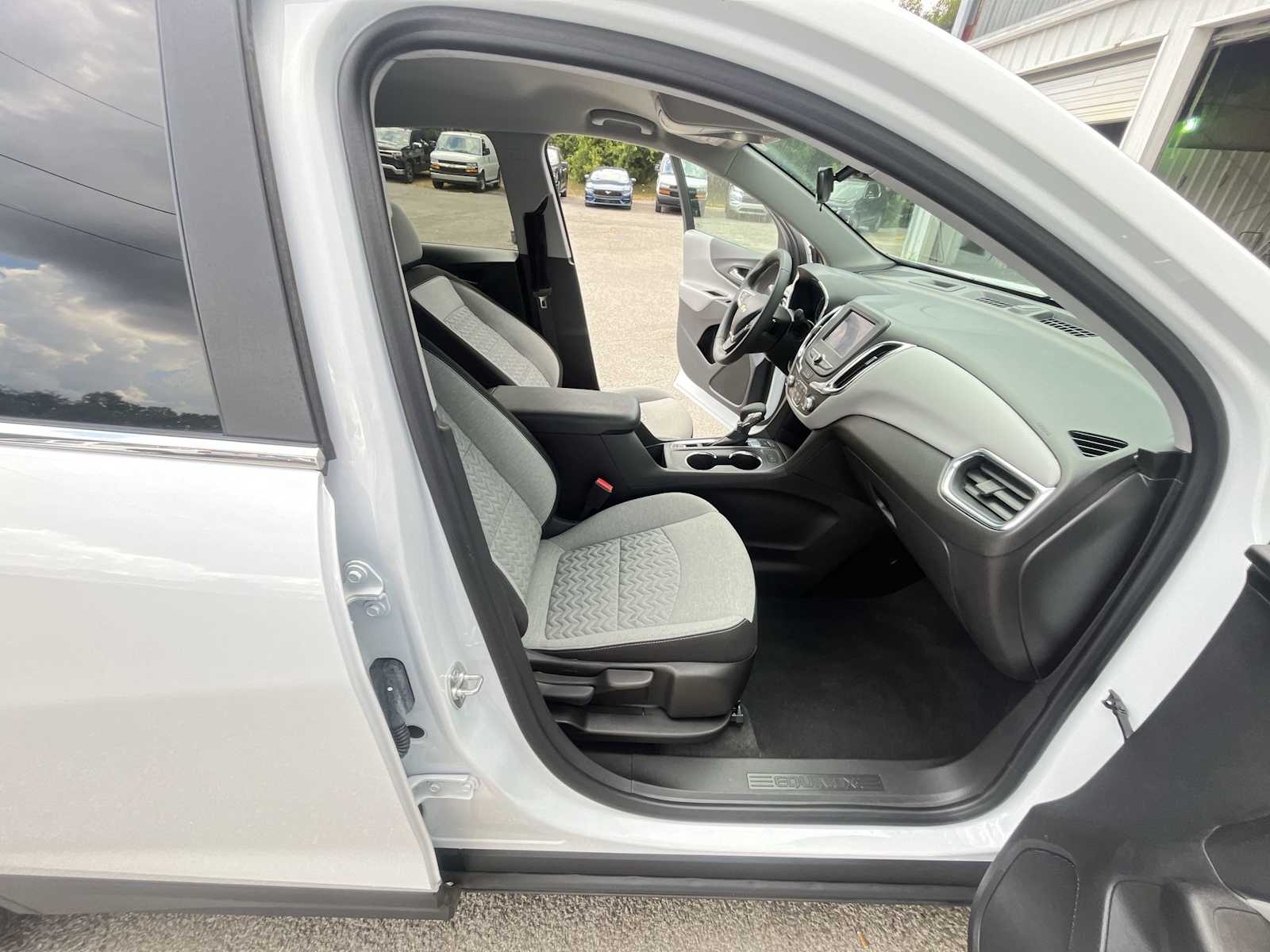 2023 Chevrolet Equinox LT photo 22