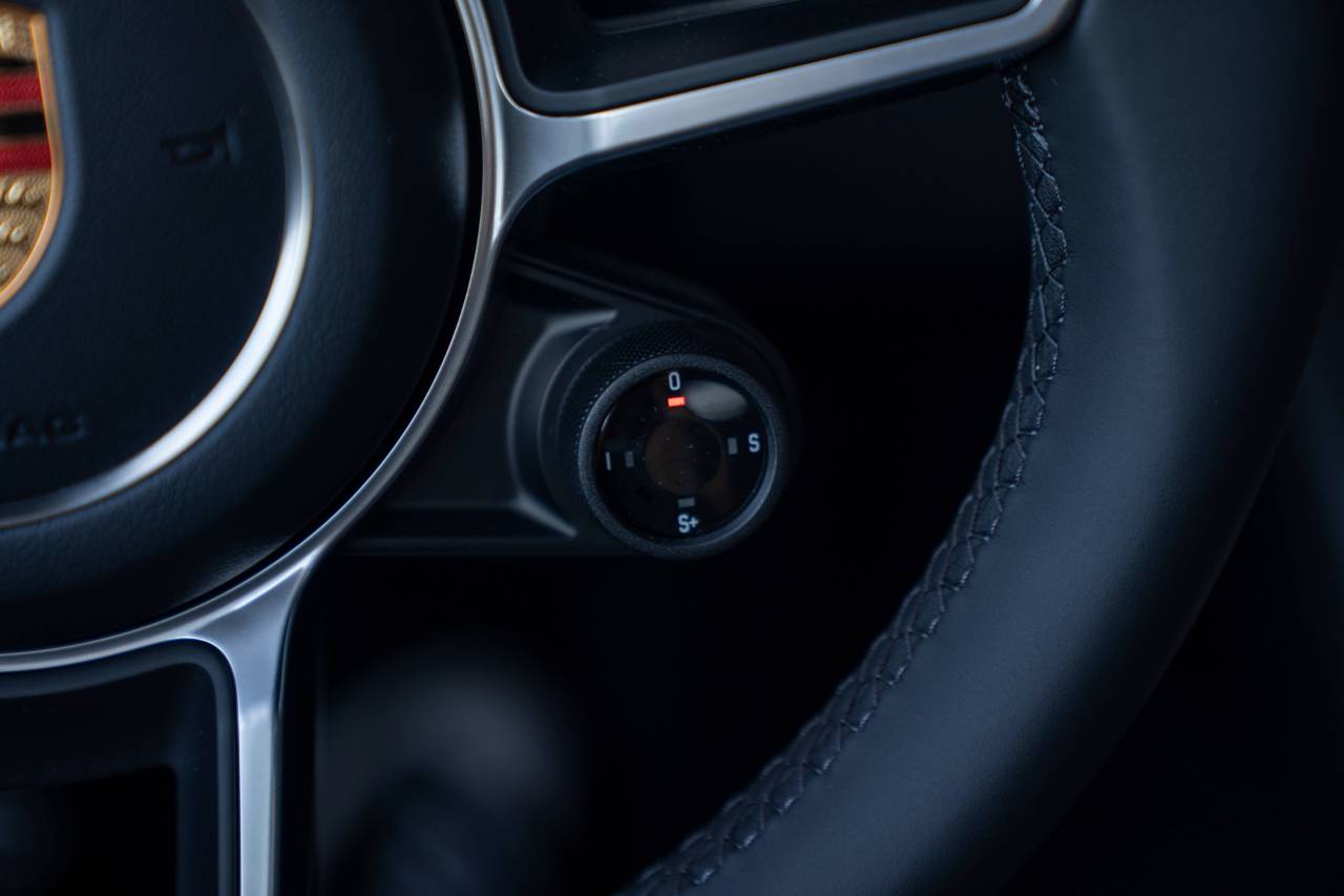 2025 Porsche Cayman photo 10