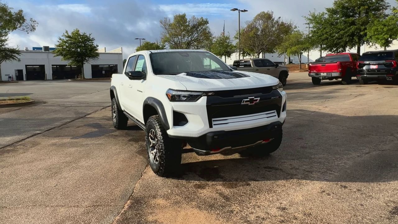 2026 Chevrolet Colorado ZR2 photo 2