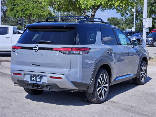 2025 Nissan Pathfinder Platinum photo 3