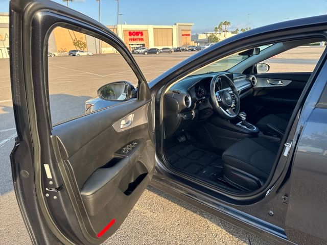 2023 Kia Forte LXS photo 19
