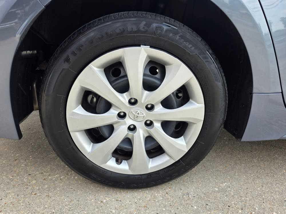 2024 Toyota Corolla LE photo 21