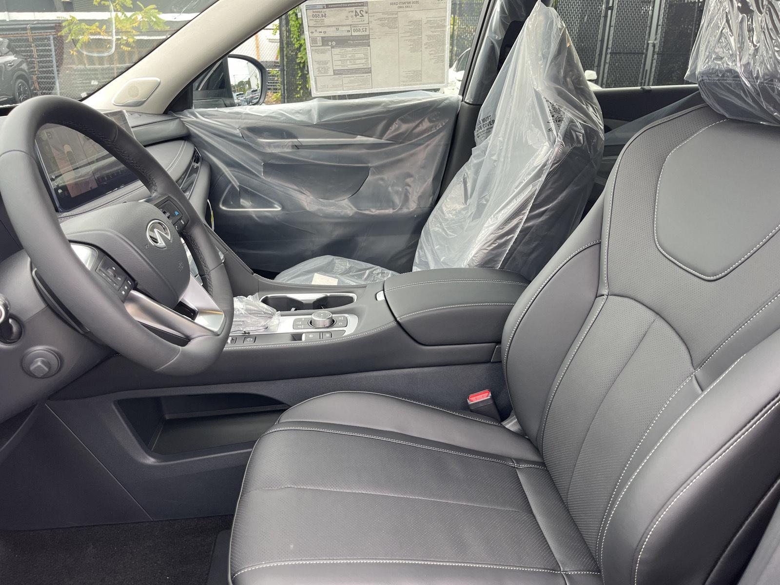 2026 Infiniti QX60 Luxe photo 9
