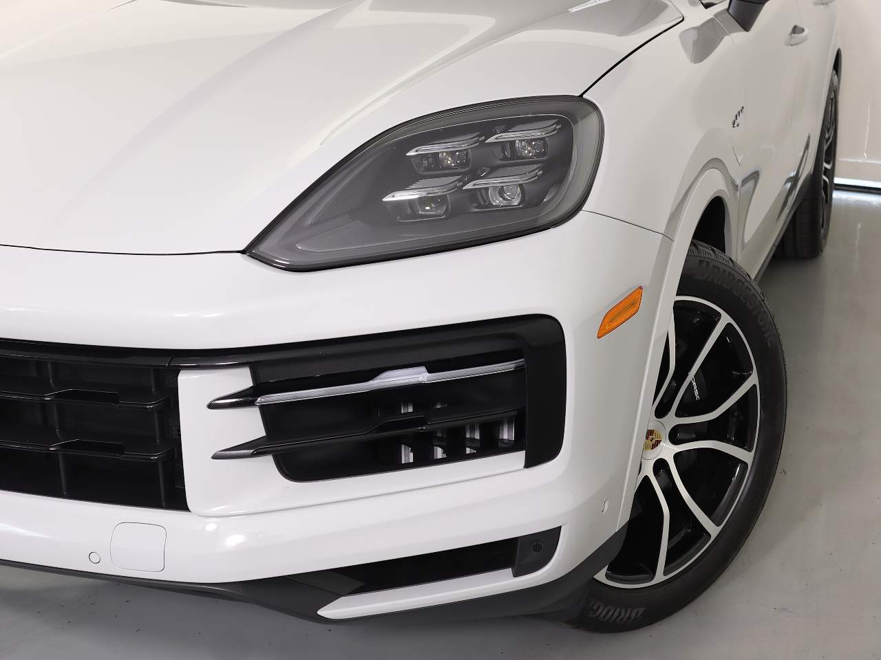 2025 Porsche Cayenne E-Hybrid photo 12