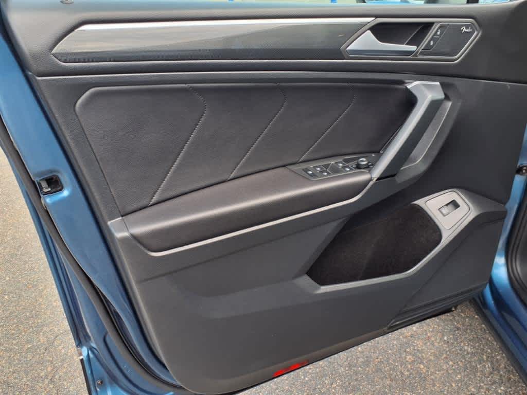 2019 Volkswagen Tiguan SEL Premium R-Line photo 7