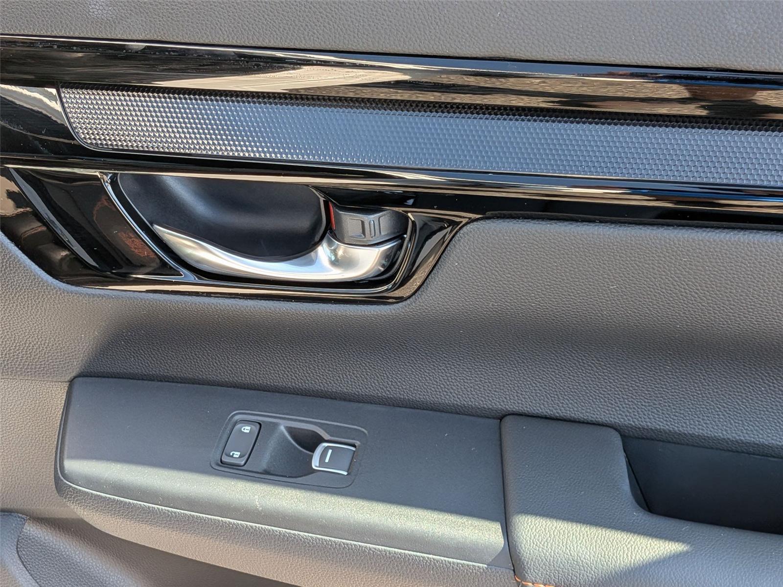 2025 Honda CR-V Hybrid Sport Touring photo 35