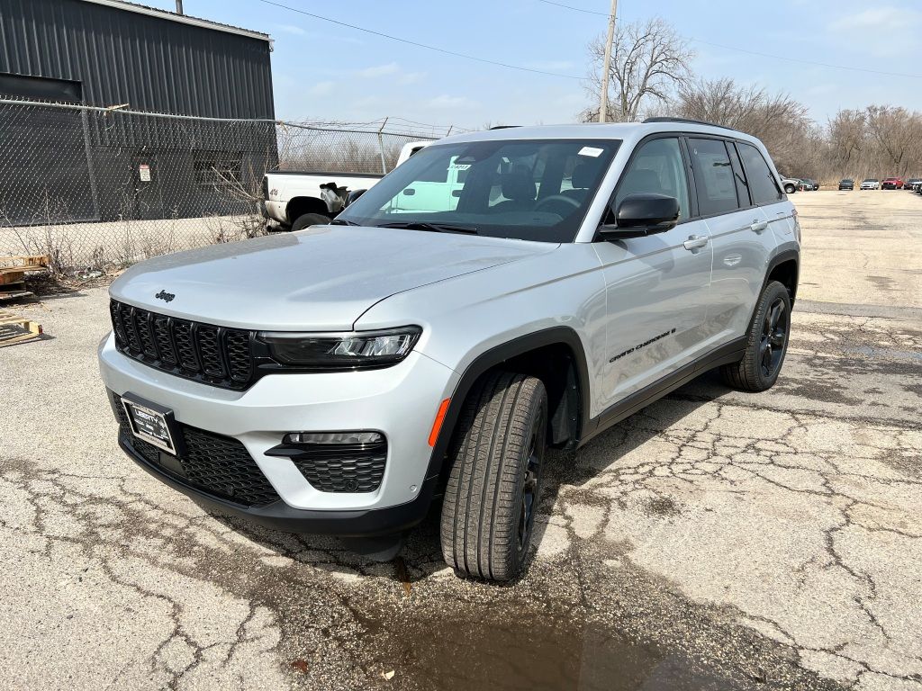 2025 Jeep Grand Cherokee Limited photo 4