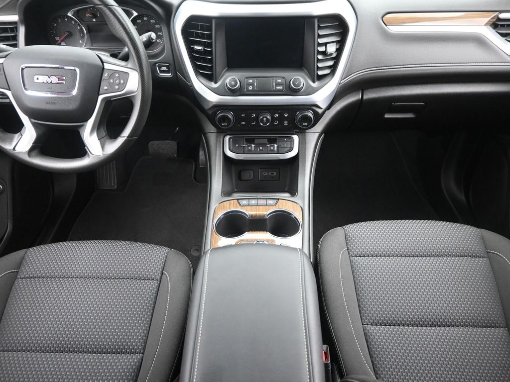 2023 Gmc Acadia SLE photo 9