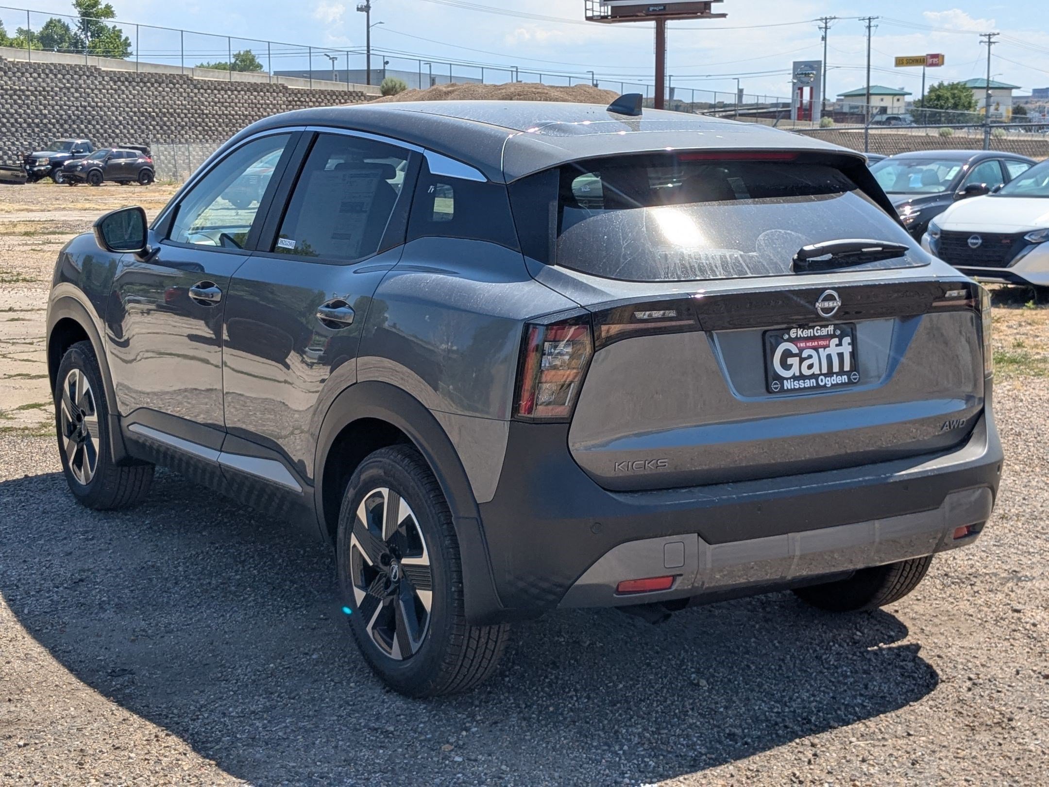 2025 Nissan Kicks SV photo 3