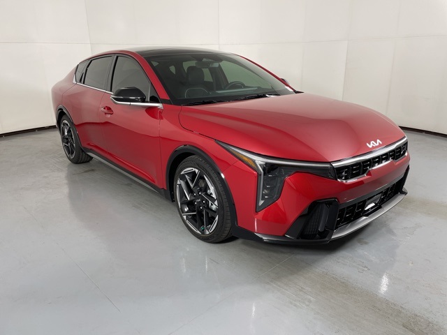 2025 Kia K4 GT-Line photo 2