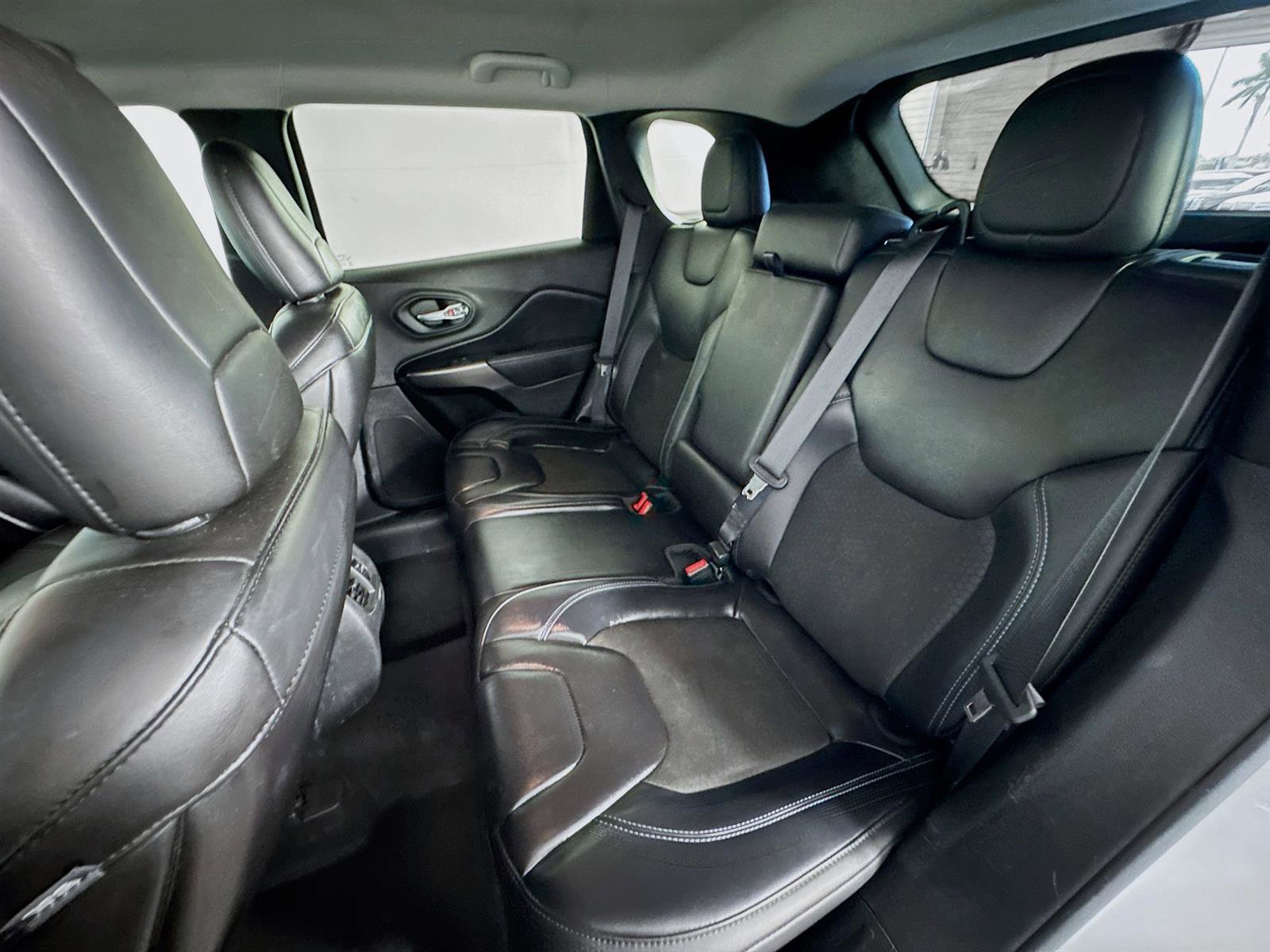 2019 Jeep Cherokee Latitude photo 17