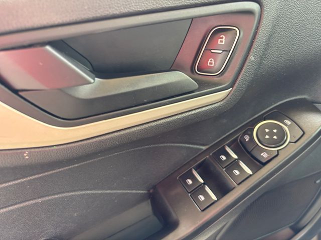 2021 Ford Escape S photo 11