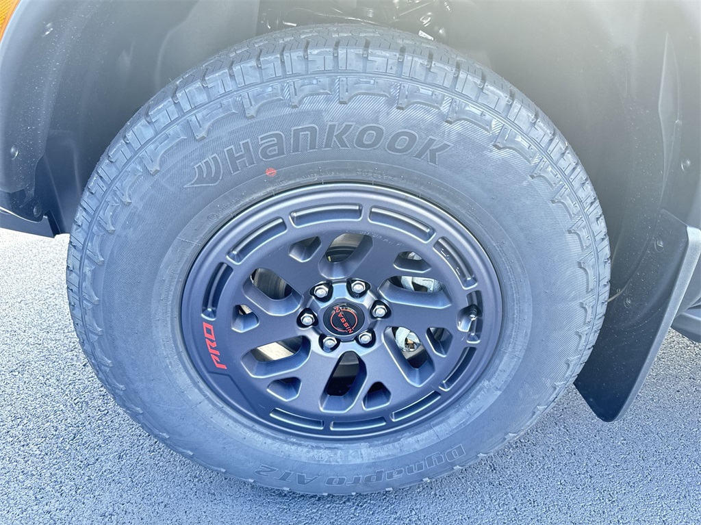 2025 Nissan Frontier PRO-4X photo 16