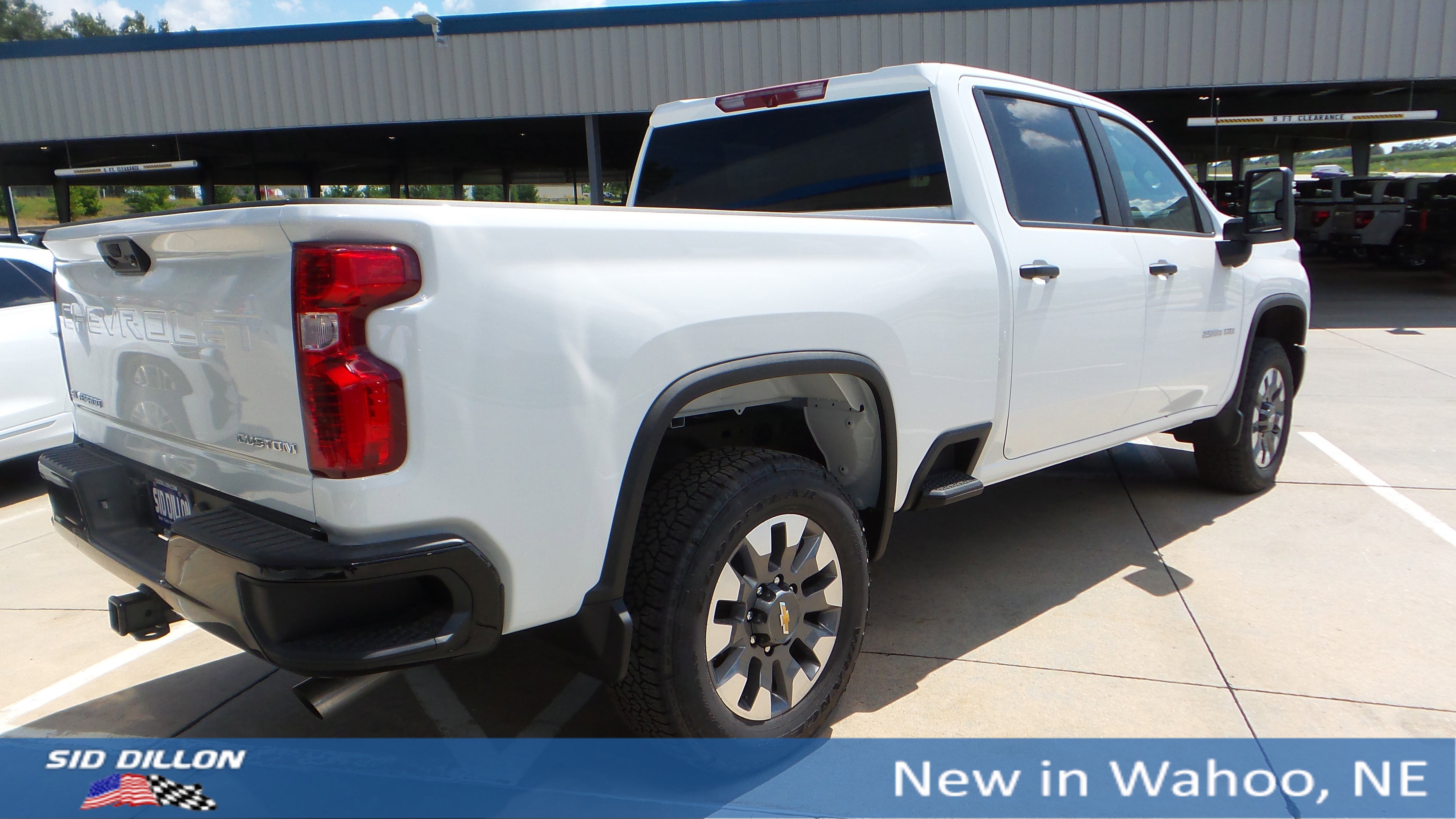 2025 Chevrolet Silverado Custom photo 4