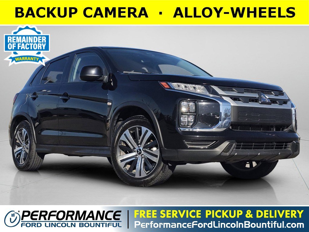 2023 Mitsubishi Outlander Sport ES's photo