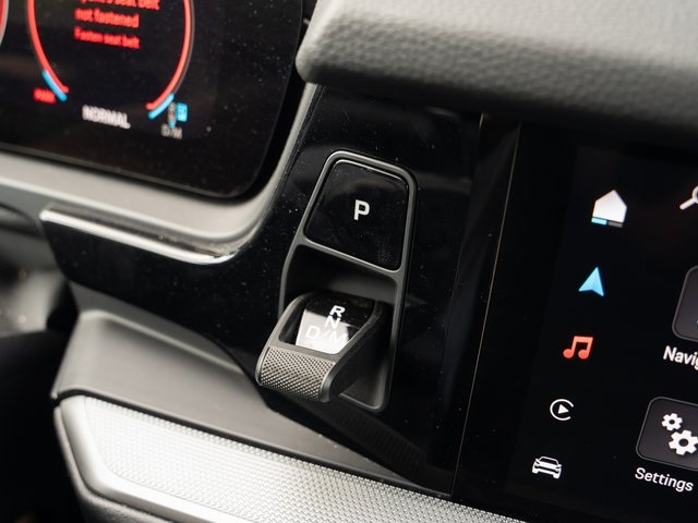 2024 Porsche Cayenne Base photo 26