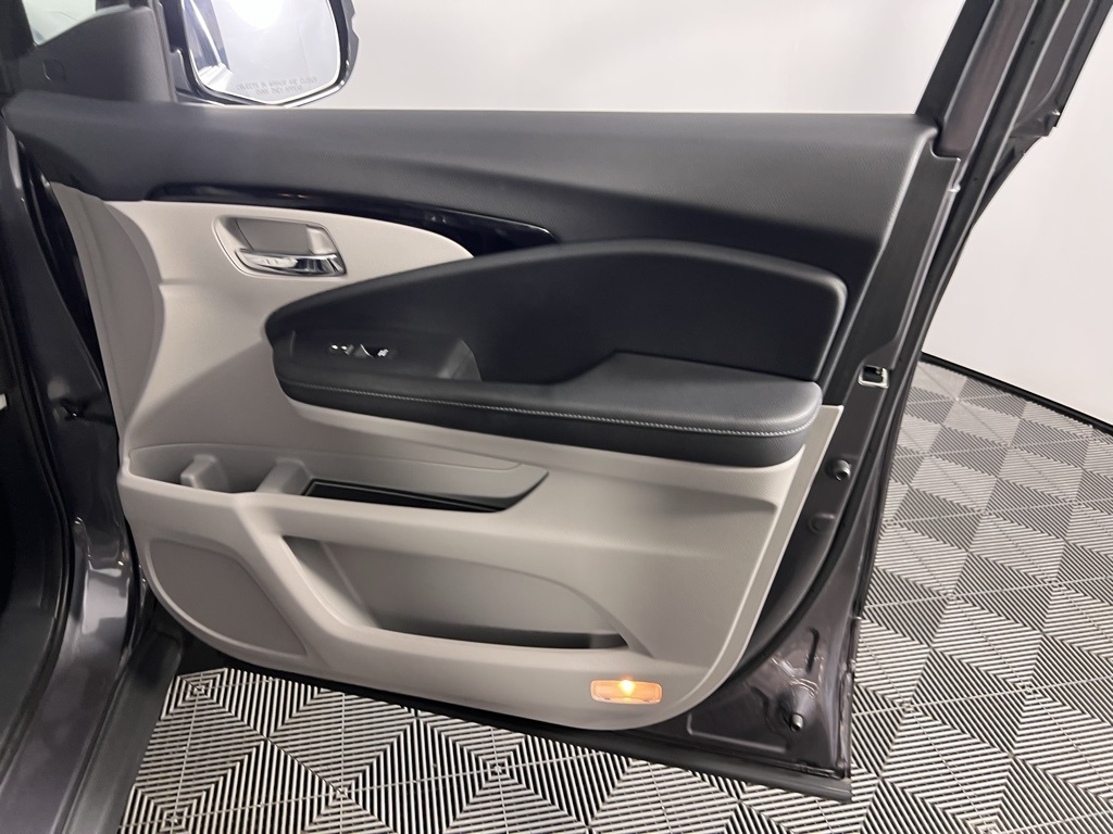2019 Honda Ridgeline RTL-E photo 27