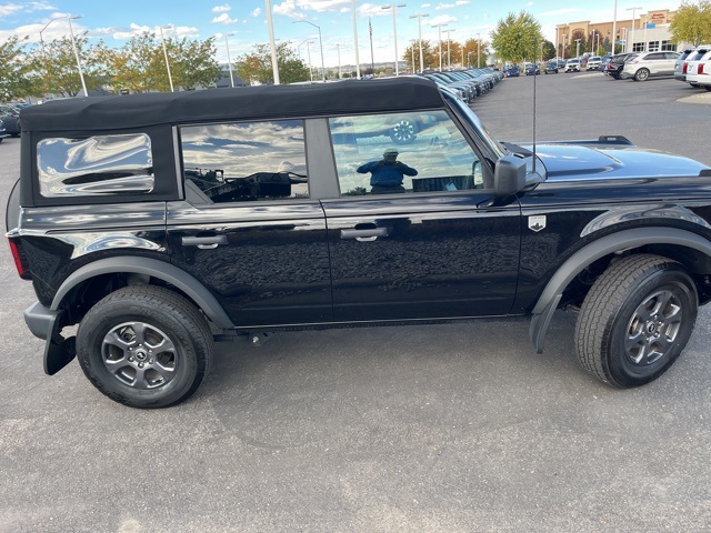 2022 Ford Bronco Big Bend photo 2