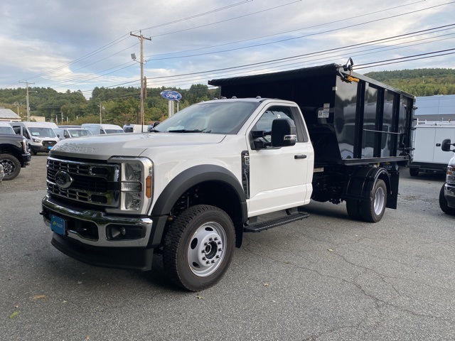 2025 Ford F-550 photo 3