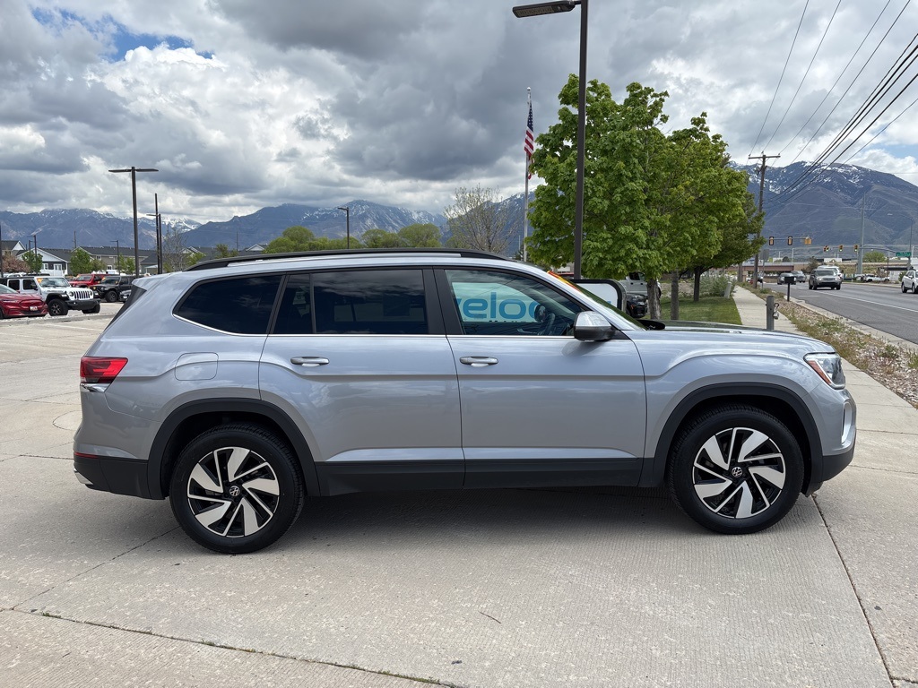 2024 Volkswagen Atlas SE Technology photo 3