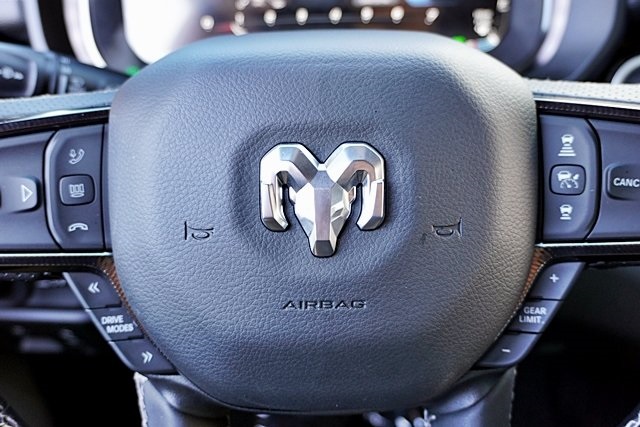 New 2026 Diamond Black Crystal Pearl-Coat Exterior Paint RAM Rebel image 45