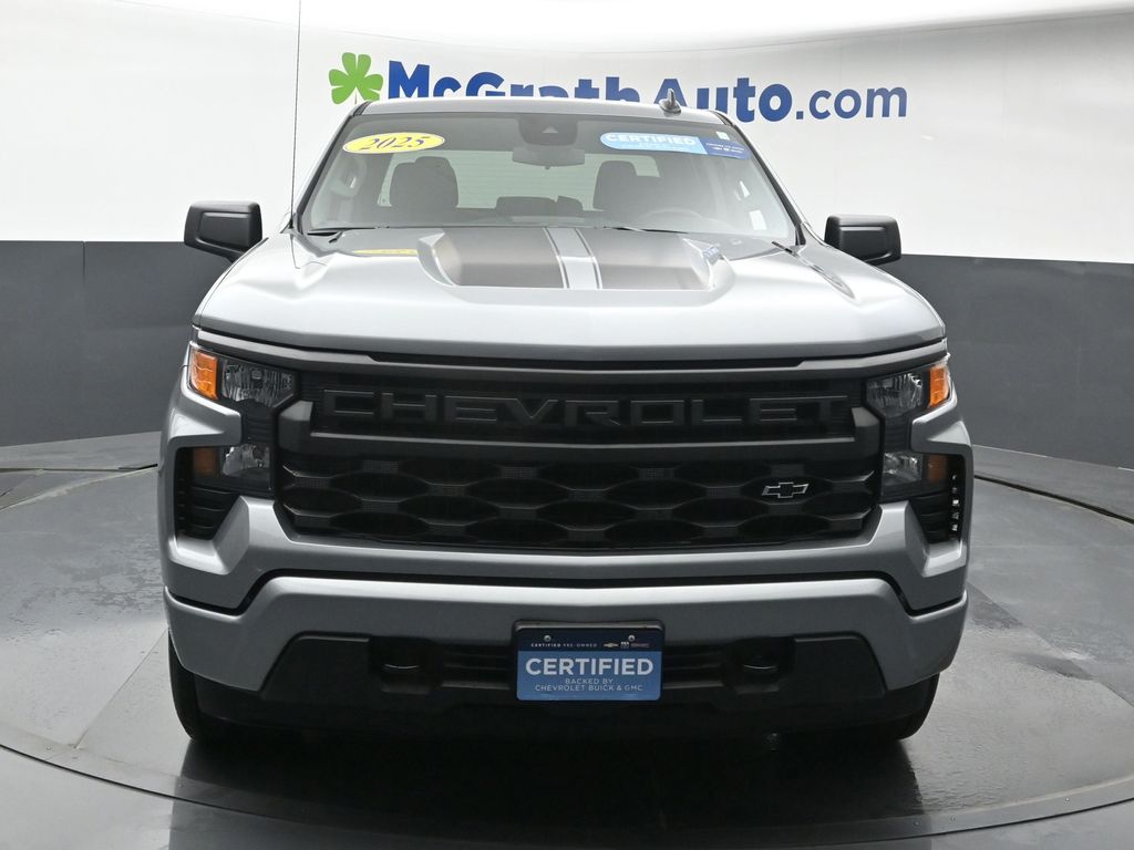 2025 Chevrolet Silverado 1500 Custom photo 2
